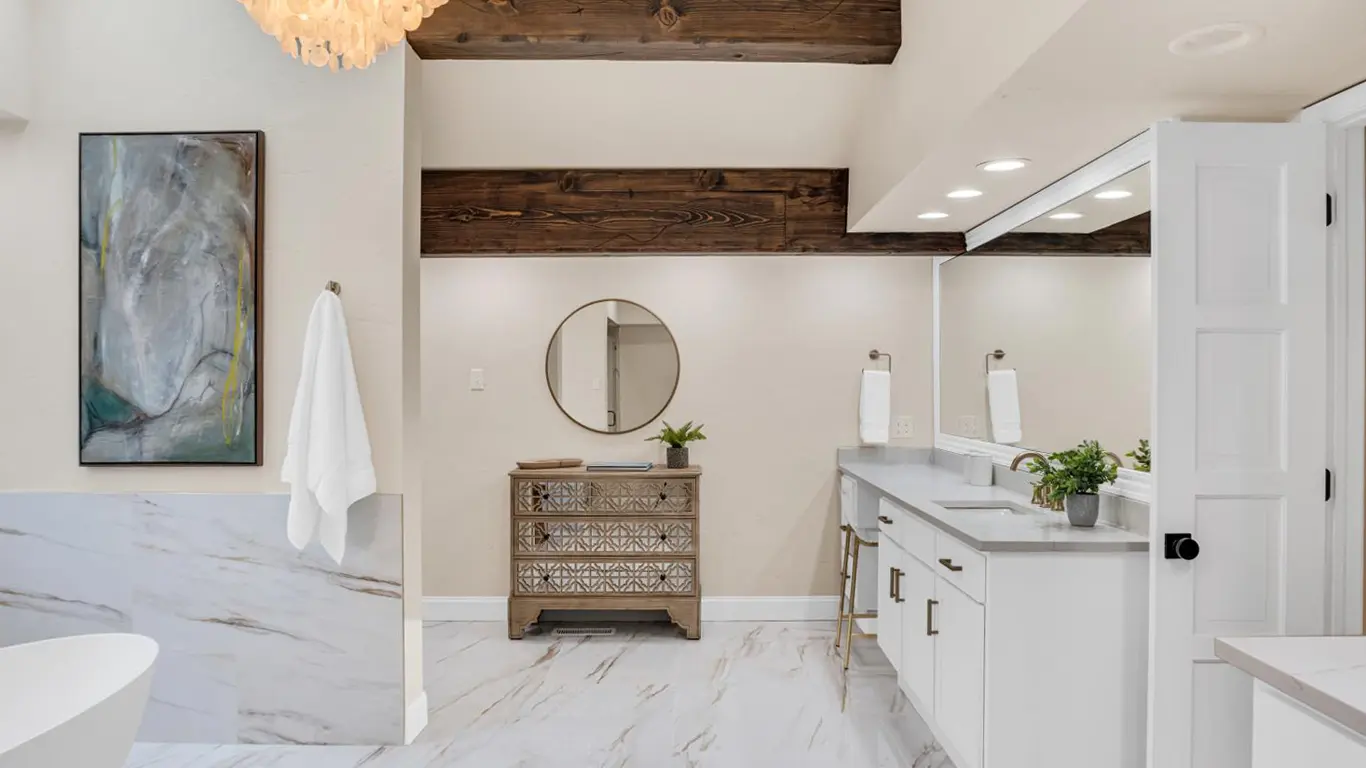 “Bathroom remodeling in Broken Arrow OK with custom walk-in shower and modern tile design